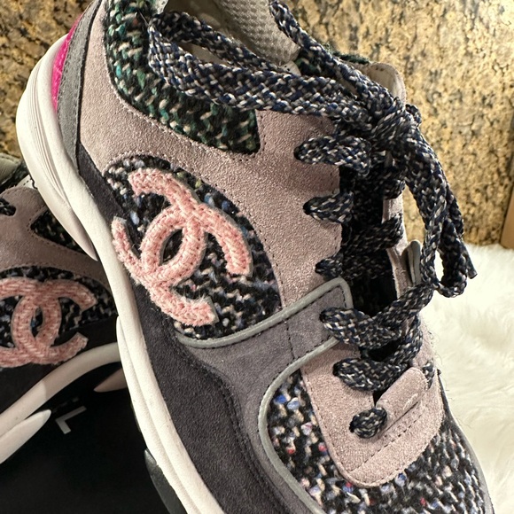 Chanel new with box  tweed sneakers size 38 - Picture 2 of 9
